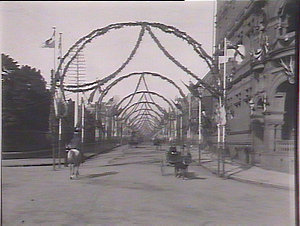 Macquarie Street, Man on horse