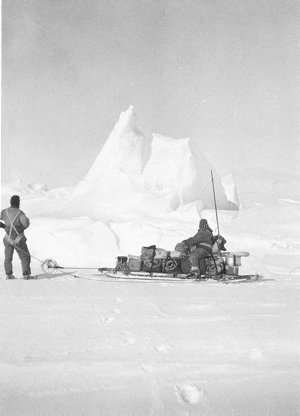Q705: A pinnacle in the sea ice off King George Land / ...