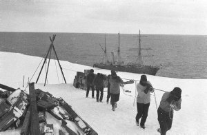 P104: Hauling gear up the face of the Shackleton Shelf ...