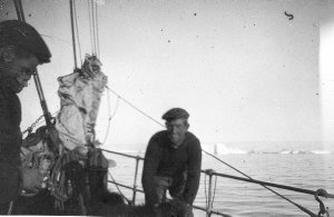 Q479: Sailors photographed on deck / Bernard McGrath