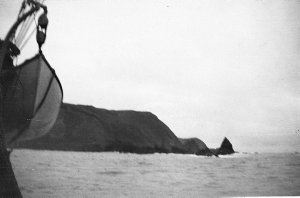 Q405: The northern tip of Macquarie Island / Harry Coom...