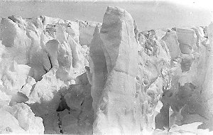 P183: Serac ice. Lower Denman Glacier / Andrew D. Watso...