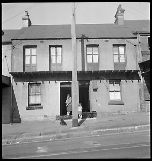 File 16: Sydney, slum houses, Darlington, [1930s-1940s]...
