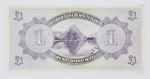 Item 738: Reserve Bank of New Zealand, banknote, one po...