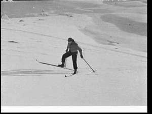 Skiers at Mount Kosciusko
