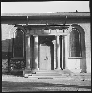 File 010: St Luke’s Liverpool Church, September 1954 / ...