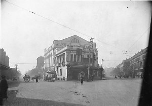 Darlinghurst Road (King's Cross Theatre, D. Retano, Hen...