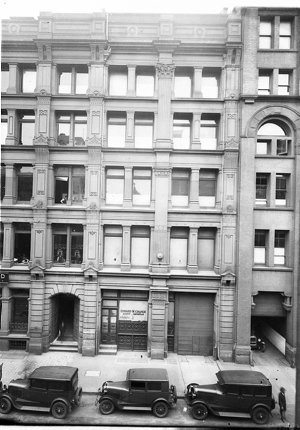 114/116 Clarence Street, 1927-28.  B.G.E.C. & Country T...