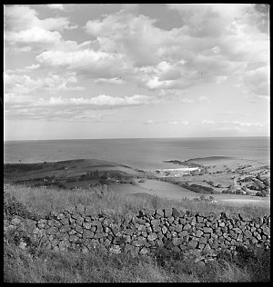 File 39: Easts Beach looking NW, 1940s / photographed b...