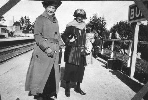 Miss Brightwell was a dressmaker with rooms in Dymocks ...