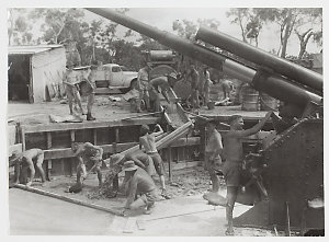 [Air raids on Darwin ; earthworks and gun emplacements]