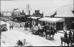 Red Cross Queen procession in Rouse Street - Tenterfiel...