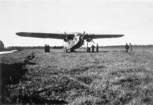 Charlie Ulm's aeroplane `Faith Australia', at Kempsey a...