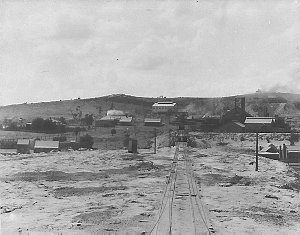 Cobar Gold Mine. Fort Bourke Hill in background - Cobar...