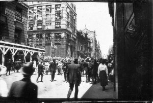 Peace celebrations, Pitt and Moore Streets, from Stanto...