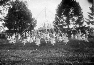 Maypole dancing at the Continental Fete - Port Macquari...
