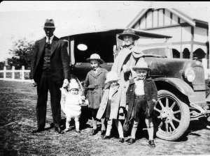 "Mother's new car". Ethel Ward had the first car (1923 ...