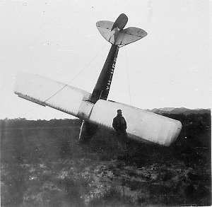 Aero Club Pilot with his "crash" (DH 60 Moth VH-URS) - ...