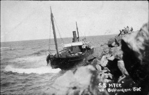 SS "Myee" aground on Bellinger bar - Nambucca Heads, NS...