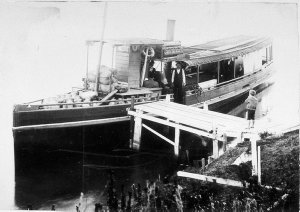 Milk Boat on Macleay River S.S. "Shamrock" - Kempsey, N...