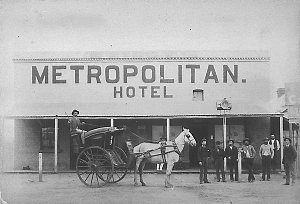 Hansom cab in front of hotel - Cobar, NSW
