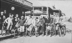 Suburban Bicycle Club en route to Melbourne - photo tak...