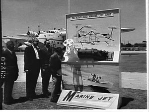 De Havilland Marine Jet speedboat tested with waterskie...