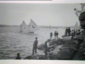 (MM) Spectators watching early eighteen footers on Sydn...