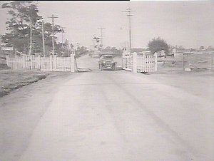 Level crossing Rydalmere looking east