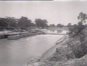 The lock & weir on the Darling River at Bourke