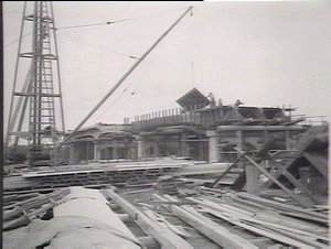 Serpentine Channel Bridge, construction over Harwood Is...