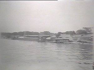 Wolloomooloo Bay showing baths