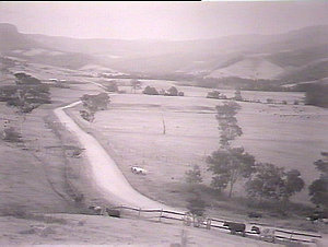 Main Rd 262: Macquarie Pass from hill approx 1/2m looki...
