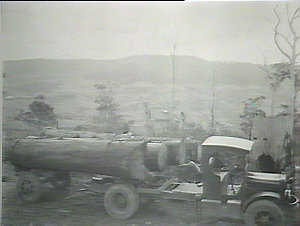Loading blackbutt logs on Whian Whian Forest Road