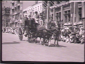 Procession of floats: Macquarie Street