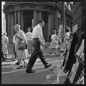 File 03: Going to work in Sydney, [1950s-June 1961] / photographed by Max Dupain
