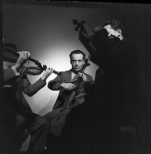 File 16: Budapest String Quartet, 30's, 1938 / photogra...