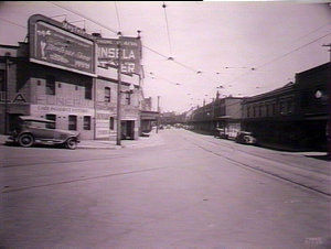 Looking west along Oxford Street from Greens Road inter...