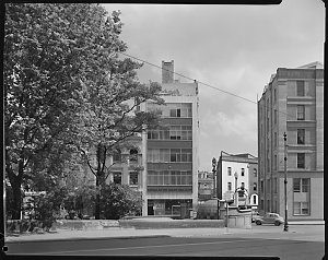 File 10: Grosvenor Street, [Sydney, 1950s] / photograph...