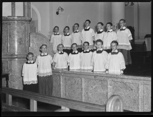 St Charles, Waverley - choir, 10 February 1939 / photog...