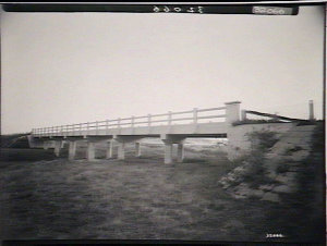 Gosling Creek Bridge, downstream of State Highway 7