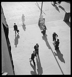 File 29: [Pedestrian shadow patterns, 1935] / photograp...