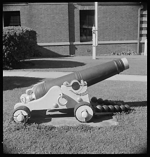 File 15: Canon [Cannon], water police, Qld, 1940s / pho...