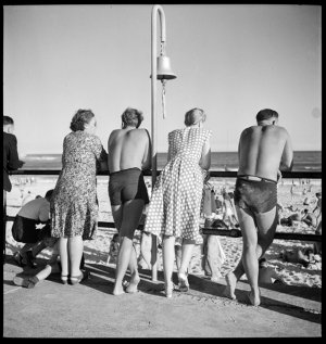 File 32: Taking it easy, Bondi, 1940s / photographed by...