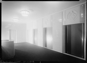 File 30: Adelaide, Bank of NSW, [1930s-1980s] / photogr...