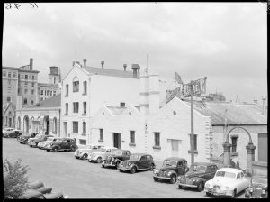 File 13: Sydney, Macquarie St, 1940s / photographed by ...