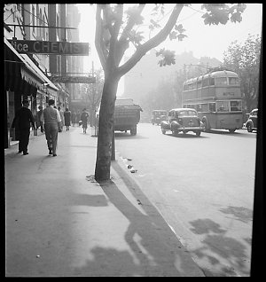 File 24: Kings Cross street, early am, 1938 / photograp...