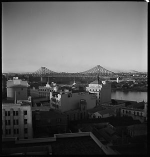 File 01: Brisbane scanned, [ca 1945-1946] / photographe...