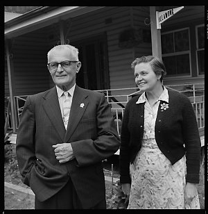 Mr and Mrs Agar at Hardies [Hardys] Bay, 4 May 1965 / p...