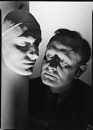 File 29: Leon Gellert, with mask, 1937 / photographed b...